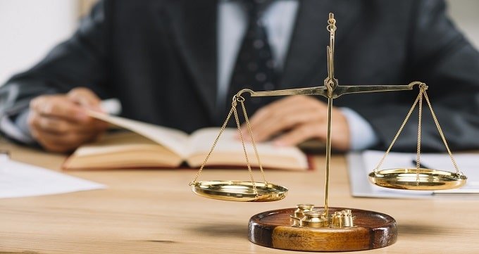 نکات مهم در انتخاب وکیل برای حل مشکل حقوقی