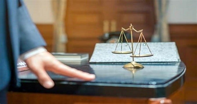 دلایل سپردن پرونده به بهترین وکیل در ایرانشهر