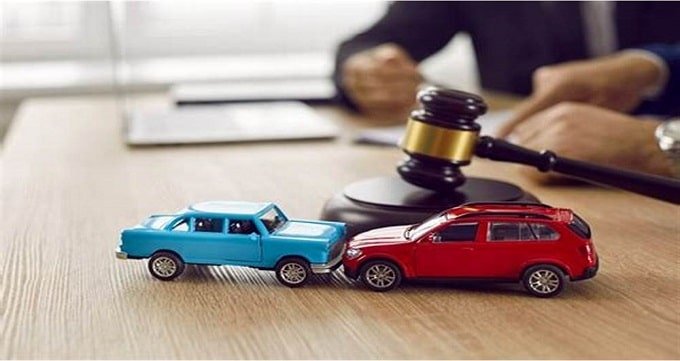 بهترین وکیل تصادفات رانندگی در مشهد کیست؟