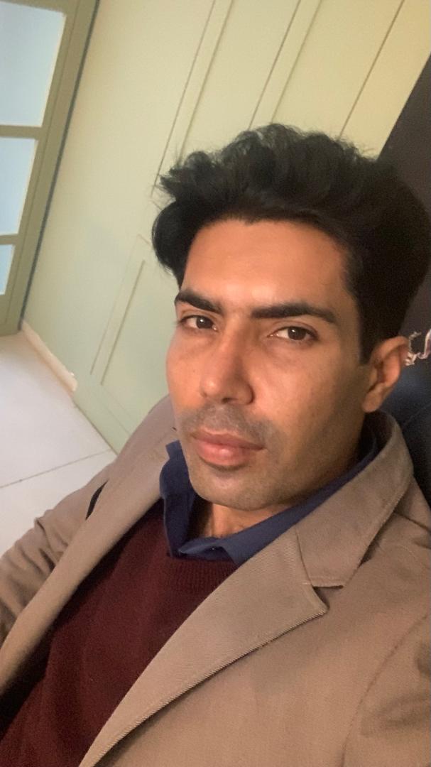 وکیل علی دشتی