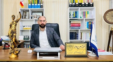 وکیل فرزام پروار 