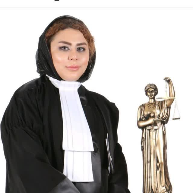وکیل طناز ریکی