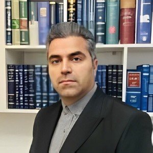 وکیل روح اله کریمی