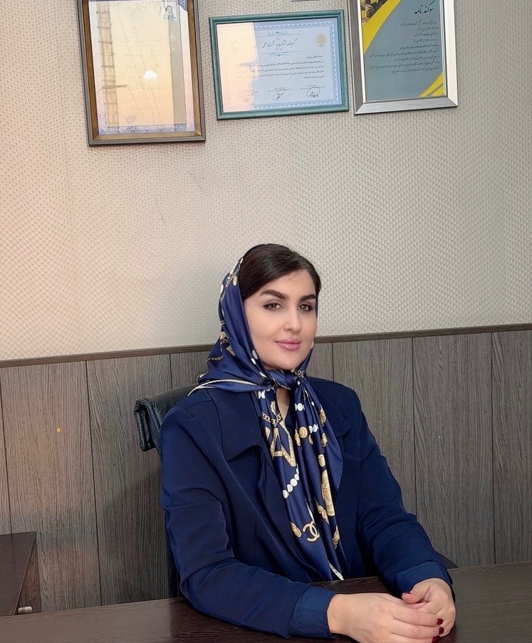 وکیل مونا نیکنام