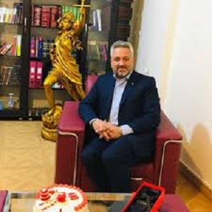 رضا فطین آذر